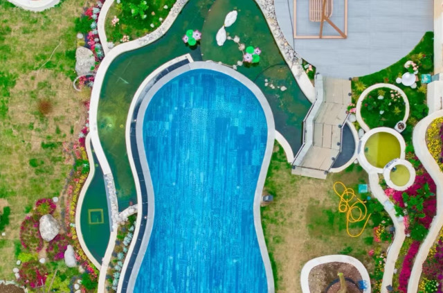 巫山依水楼酒店 室外土建泳池