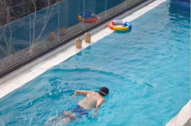 万科17英里 室外土建泳池